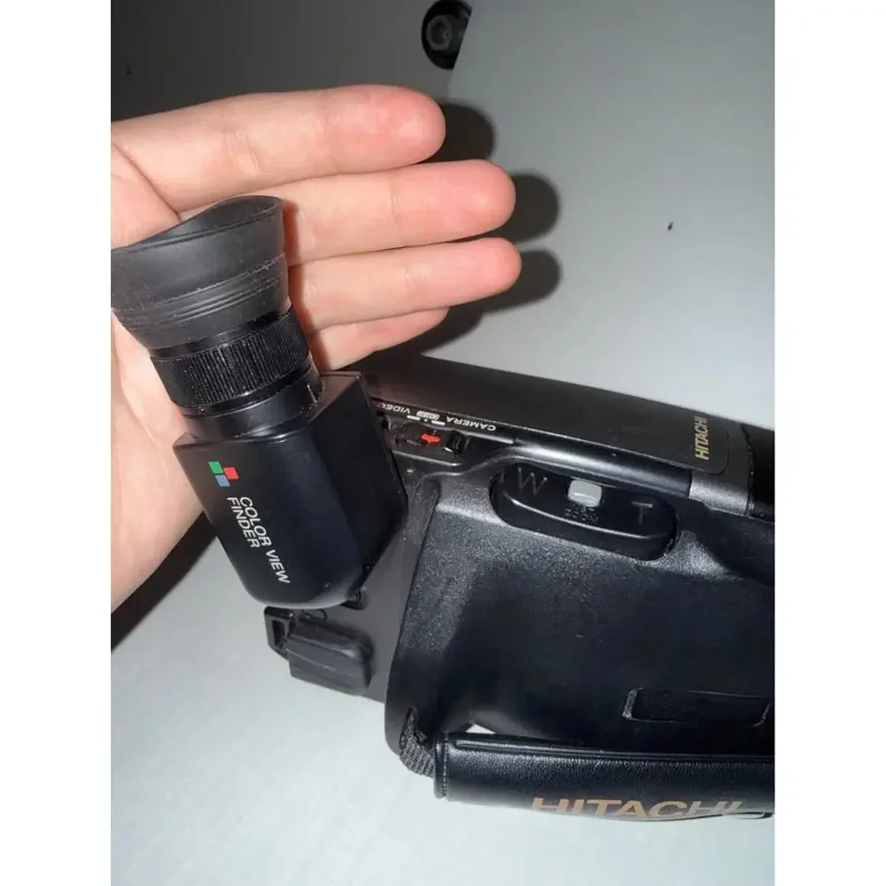 Hitachi VM-E52A 8mm Camcorder Bundle Charger, Battery Case & film (Tested Power)